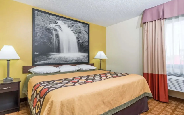 Super 8 Rice Lake