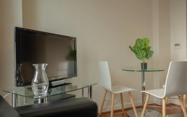 Comfy One Bedroom Apartment in City of London