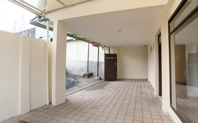 Super OYO 3209 Hegarbudhi Residence