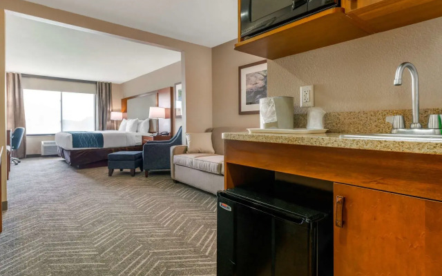 Comfort Inn & Suites Mountain Iron and Virginia