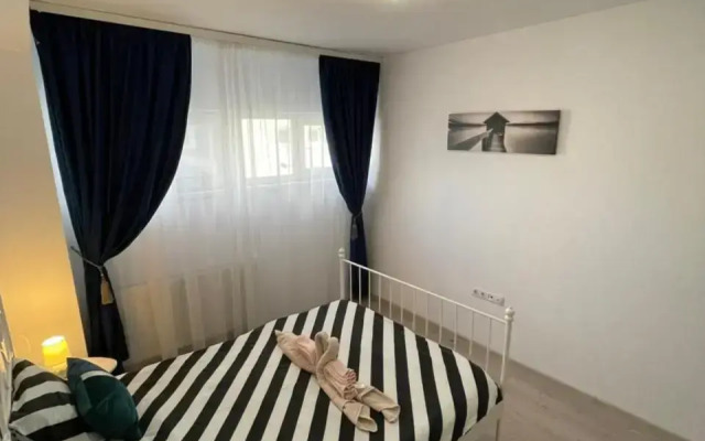 Roxi's Apartment