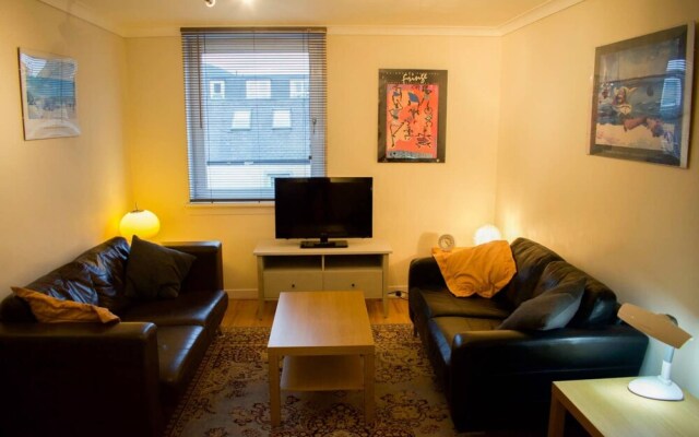 Welcoming and Homely 2 Bed in Central Location
