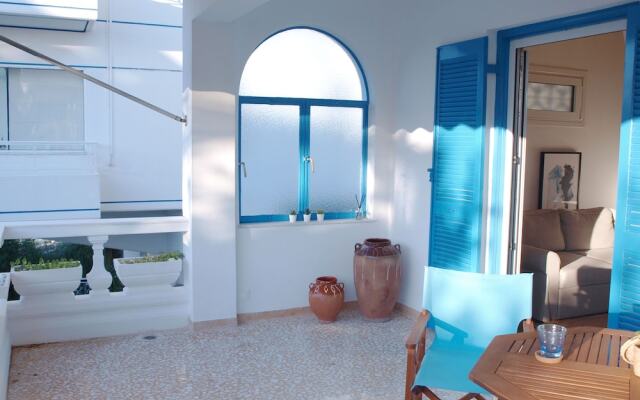 Breeze One Bedroom Apartment by BluPine