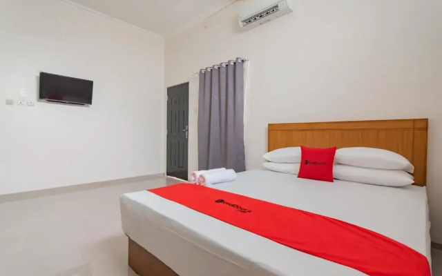 RedDoorz Syariah Plus @ Perintis Guesthouse Tasikmalaya