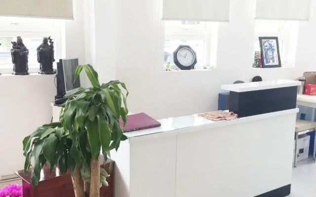 M-H Apartment Hotel