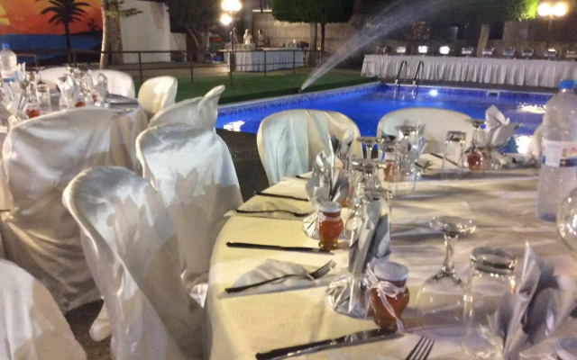 The Caravel Hotel