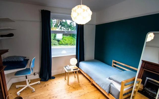 Peaceful House in the Centre of City