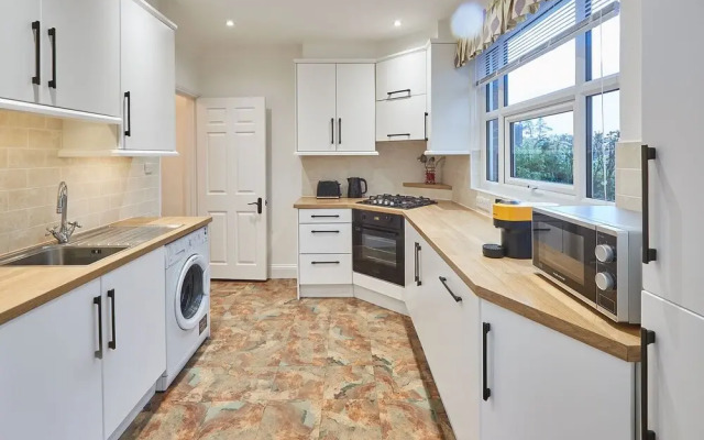 Host Stay Thamesview