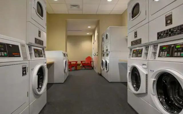 Home2 Suites by Hilton Orlando at Flamingo Crossings