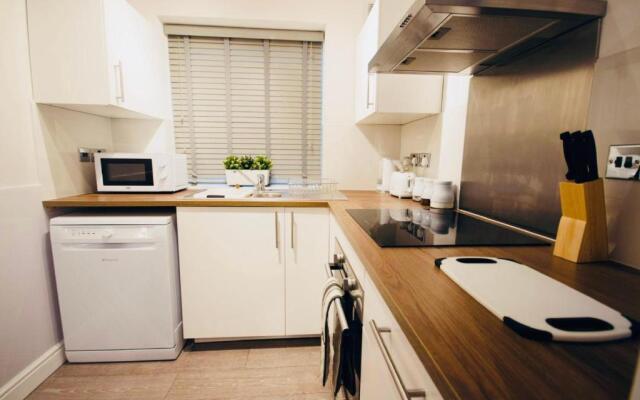 Stunning 3-bed Ground Floor Apartment in Coventry