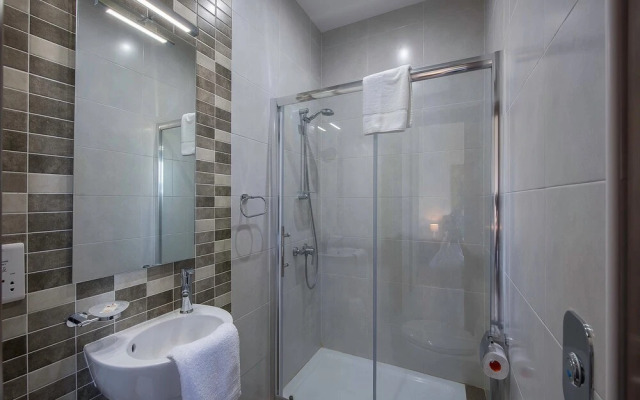 The Hillock North E10