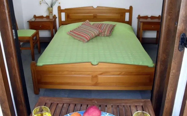 Fikas Hotel
