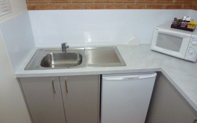 BEST WESTERN Colonial Motor Inn