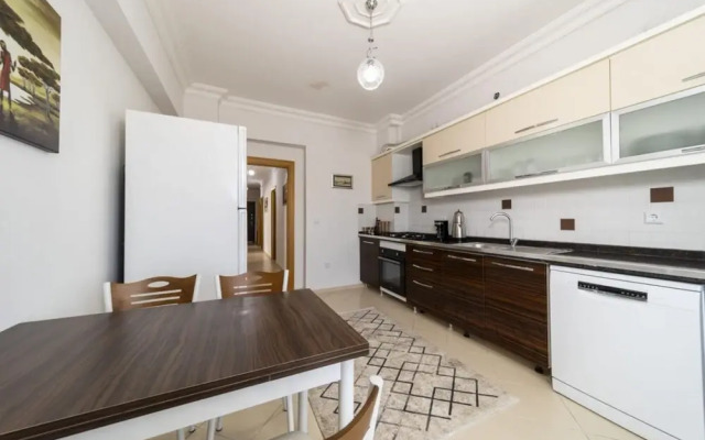 Flat With Sea View 5 Min to Beach in Antalya