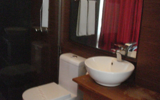 Midky Hotel