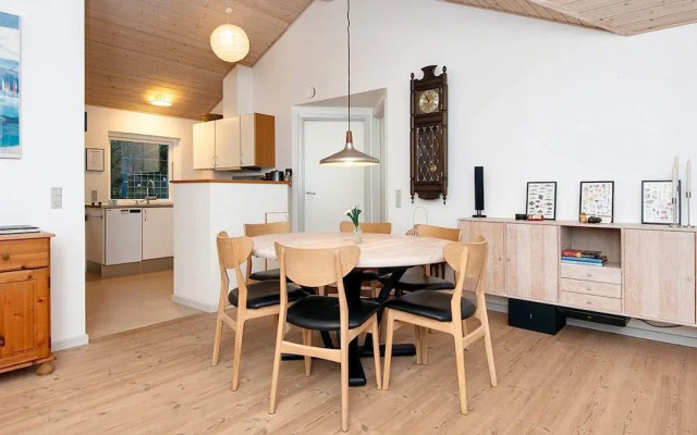 6 Person Holiday Home in Glesborg