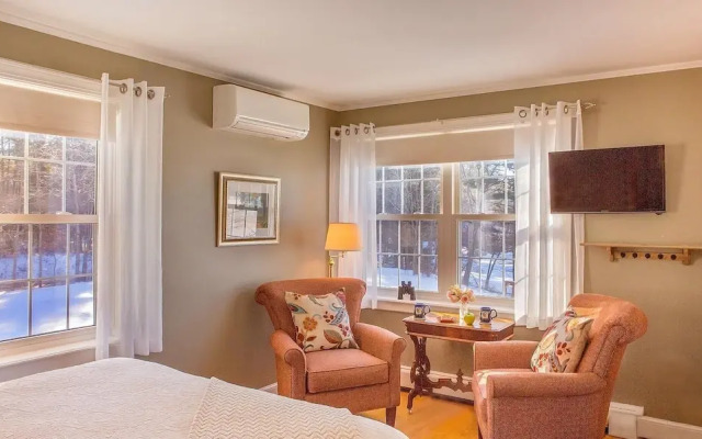 Wolf Cove Inn