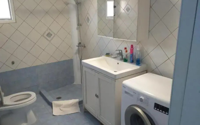 Cozy villa 60 metres away from the beach