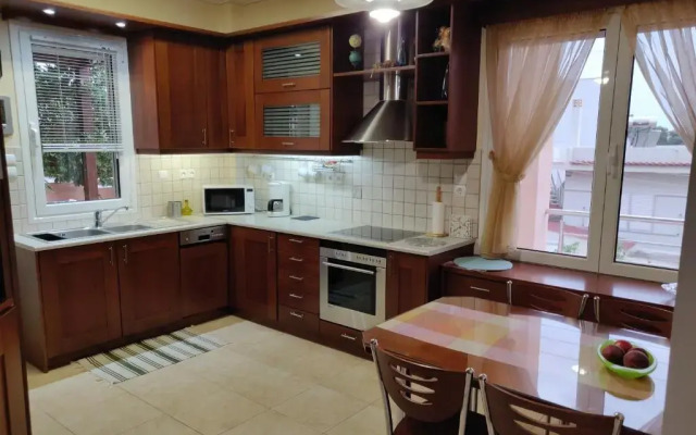 House,1000m from the beach