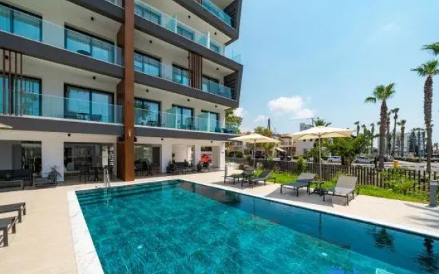 Waterside Sea View Apartments