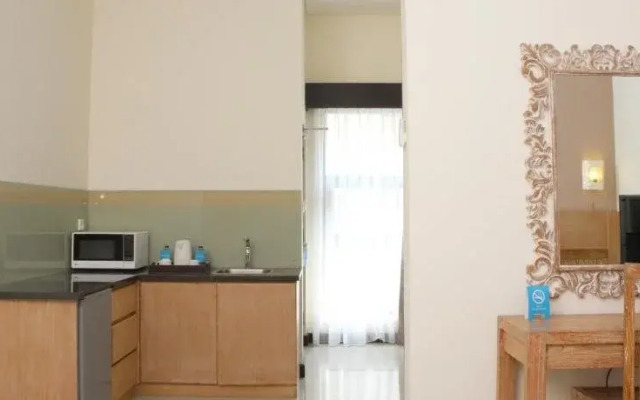 Svarna Suite Seminyak by Airy