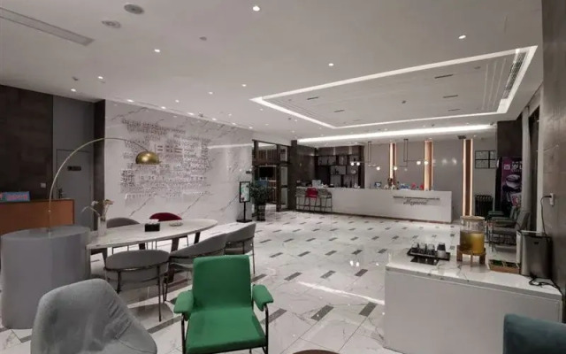 Magnotel Hotel (Dongxing Guomen Port)