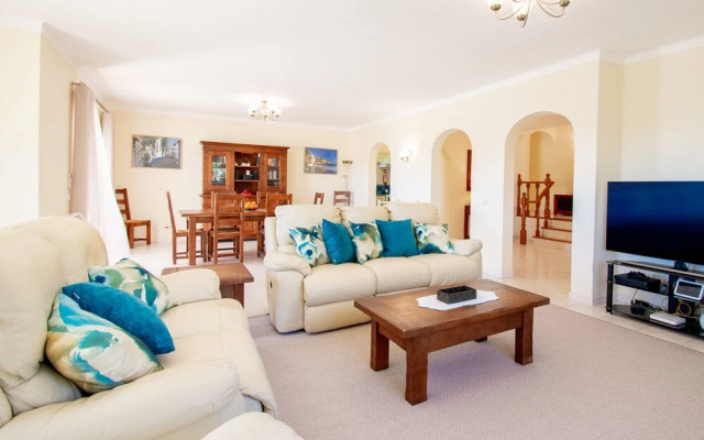 Casa Filipa Upper Floor