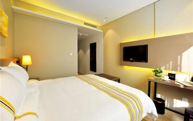 Home Inn Plus Shenyang Railway Station East Square
