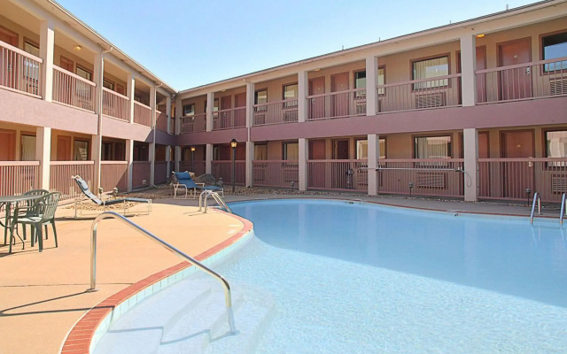 Motel 6 Little Rock, AR - Airport