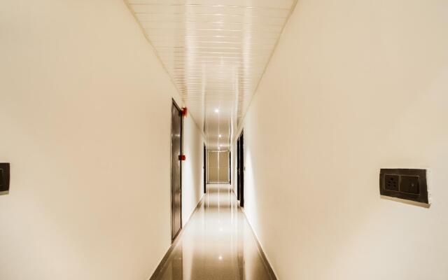 Collection O  80122 Pitampura Residency