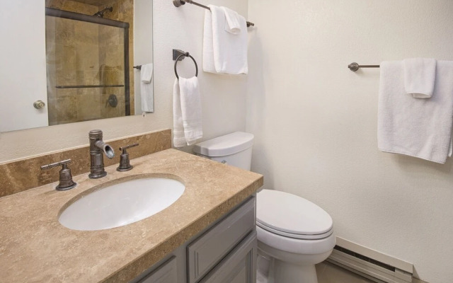 H1 Meadow Creek Condominiums 3 Bedroom Condo