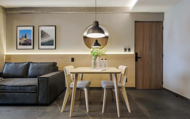 w Urban Vibes 1BR w Balcony in Tabacalera