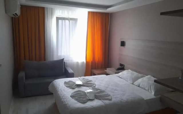 Moon Suit Otel