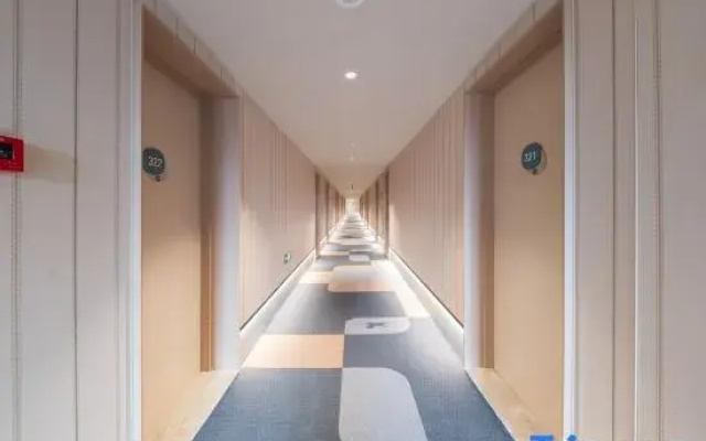 Hanting Hotel (Shanghai Songjiang  Film  Park Hotel)