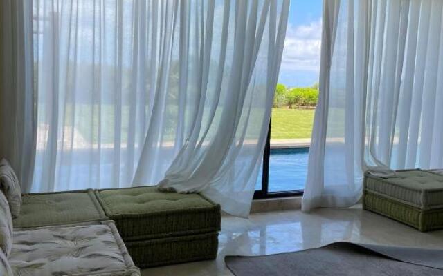 Magnifique villa de 1500m^avec piscine
