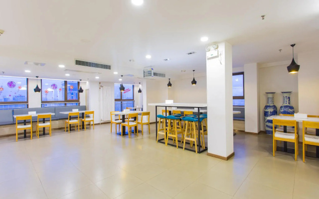 Hanting Hotel Xi'an Xijing Hospital Tonghuamen Metro Station