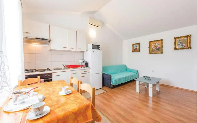 One-Bedroom Holiday Home in Zminj