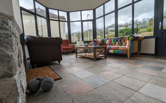 Llys Aeron Guest House