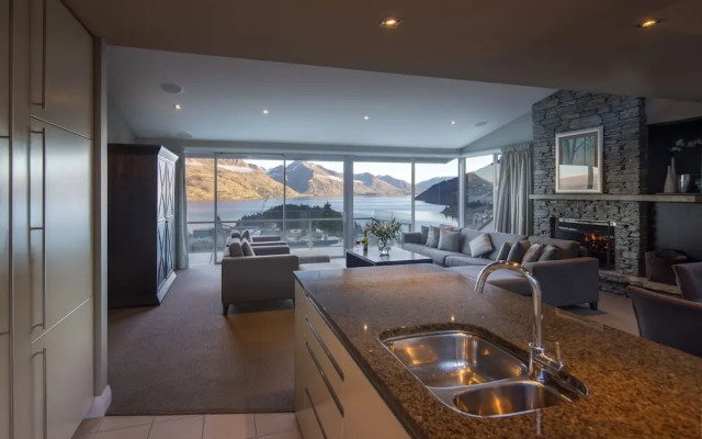 13 Poole Lane by Staysouth