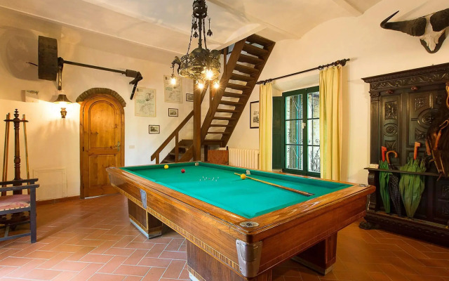 Gorgeous Holiday Home in Montecatini Val di Cecina with Pool