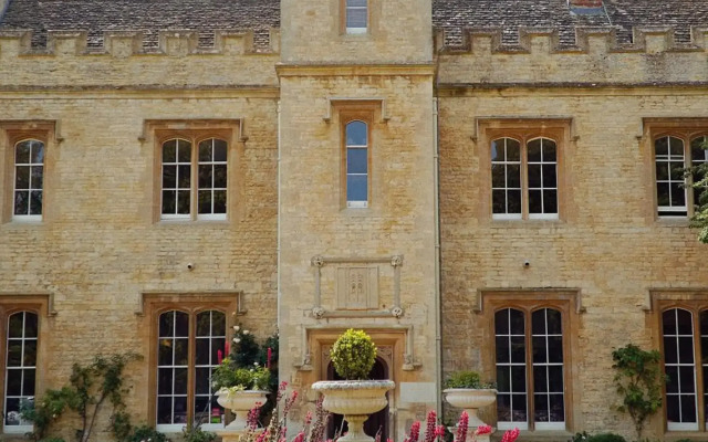 Weston Manor Hotel
