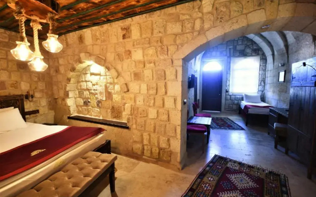 Under Cave Hotel