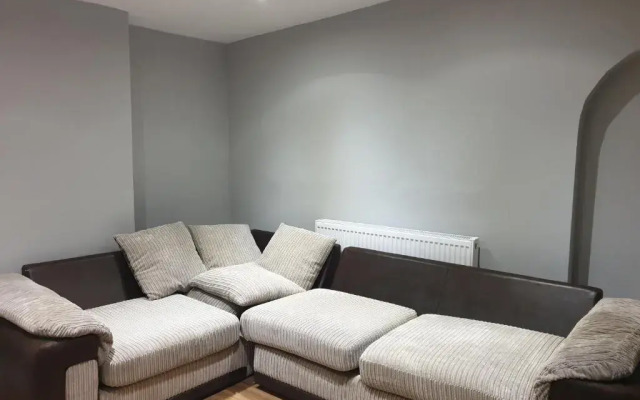 Lovely 1 bedroom flat High Barnet 3 mins away