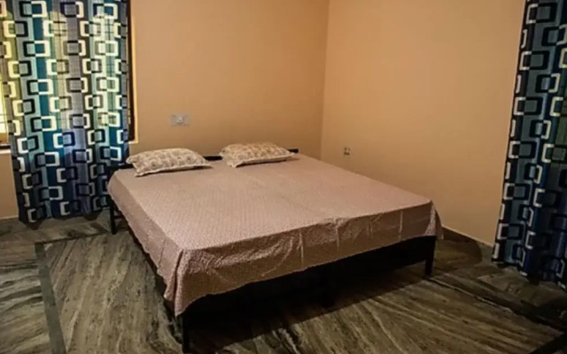 Goroomgo PM Guest House Bhubaneswar