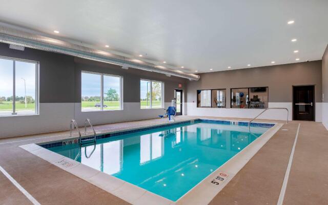 Comfort Inn & Suites Adrian