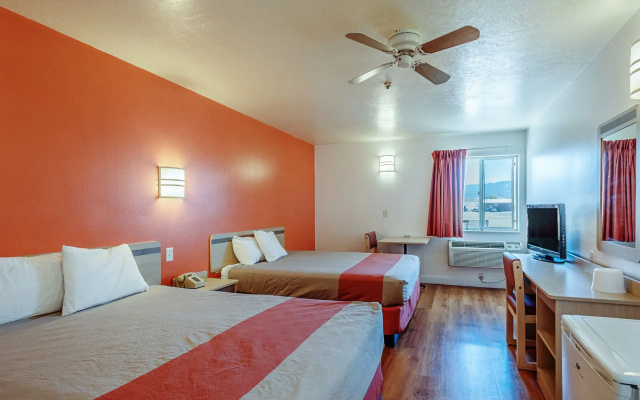 Motel 6 Beaver, UT