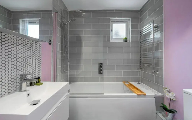 Claremont Apartment B - London