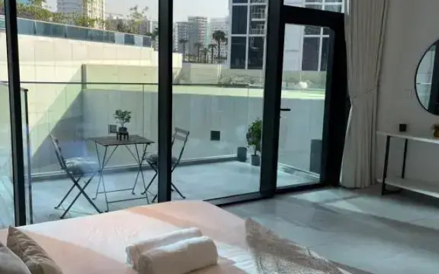 Marquise Square by Frank Porter