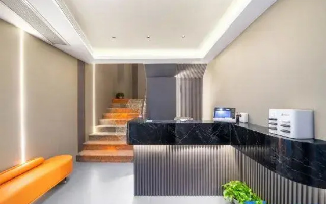 Shanghai Magic House Intelligent Hotel (Baoshan Hulin Road Branch)