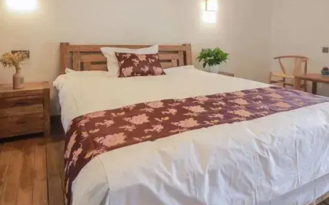 Aiqinhai Guesthouse